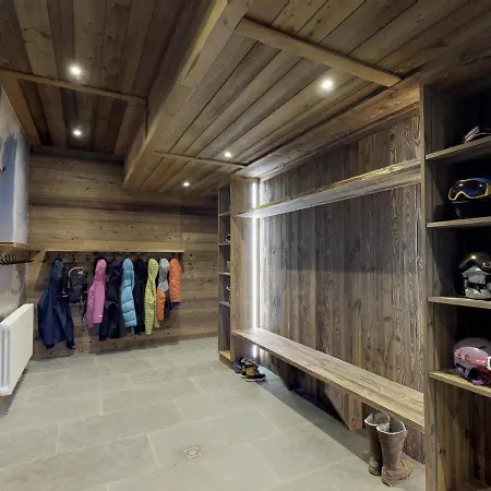 Chalet d'Exception avec Sauna et Cheminée - 12 Pers, 6 Pièces - FR-1-575-32 Chalet *